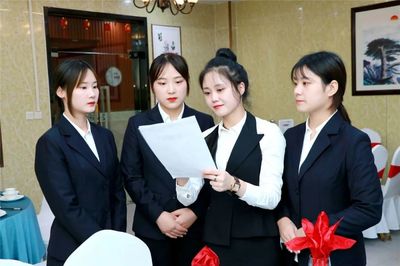 1076萬應(yīng)屆生與用工荒并存 餐飲管理專業(yè)為何成為職校熱門選擇？
